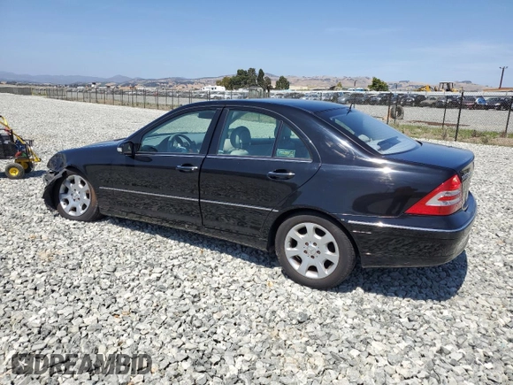 2005 Mercedes-Benz C 240 с VIN WDBRF81J75F705005, выставлен на аукционе Copart как лот 61305545 с пробегом 100 541 миль миль и Списание • Salvage title. История ставок и продаж доступна на DreamBid. Изображение 2.