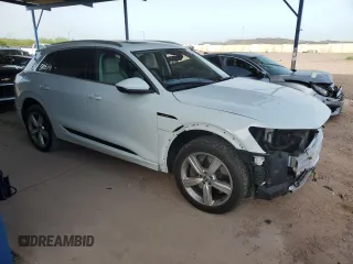 2019 Audi e-tron Prestige z VIN WA1VAAGEXKB014256, wystawiony jako Copart lot #51510555 z przebiegiem 13 692 mil mil oraz Szkoda całkowita • Salvage title. Historia ofert i sprzedaży dostępna na DreamBid. Obrazek 4.