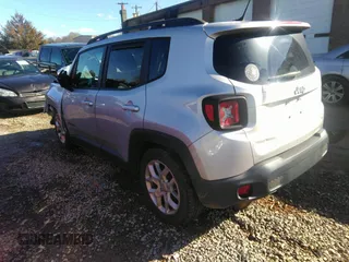 2017 Jeep Renegade Latitude with VIN ZACCJABBXHPE71416, listed as a IAAI auction lot 41207701 with Not Provided miles. Bid and sale history available at carsss.com. Image 3.