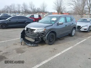 2018 Nissan Rogue SV z VIN KNMAT2MV5JP585695, wystawiony jako IAAI lot #41613763 z przebiegiem 45 091 mil mil oraz . Historia ofert i sprzedaży dostępna na DreamBid. Obrazek 2.