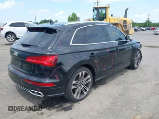 2018 Audi SQ5 Premium Plus z VIN WA1A4AFYXJ2169180, wystawiony jako IAAI lot #42471340 z przebiegiem 57 235 mil mil oraz . Historia ofert i sprzedaży dostępna na DreamBid. Obrazek 4.