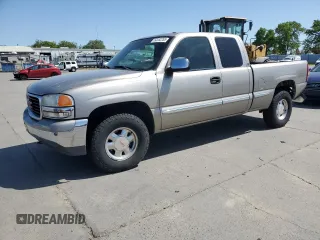 2001 GMC Sierra 1500 SLE z VIN 1GTEK19T11E102687, wystawiony jako Copart lot #52532255 z przebiegiem 204 471 mil mil oraz Szkoda całkowita • Salvage title. Historia ofert i sprzedaży dostępna na DreamBid. Obrazek 1.