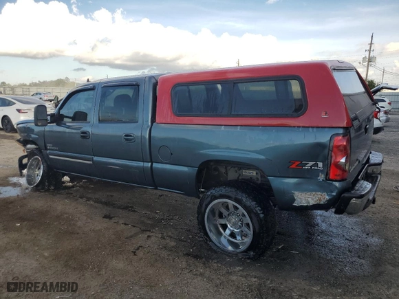 2007 Chevrolet Silverado 2500HD Classic LT3 with VIN 1GCHK23D97F120104, listed as a Copart auction lot 81585094 with 181,580 mi miles and Salvage Title. Bid and sale history available at carsss.com. Image 2.