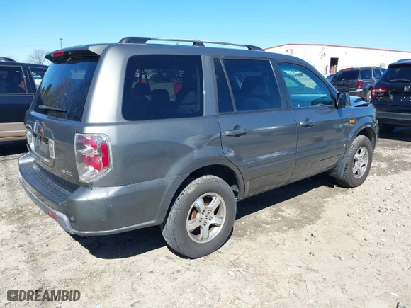2008 Honda Pilot EX with VIN 5FNYF18408B036363, listed as a IAAI auction lot 41612330 with 217,835 mi miles. Bid and sale history available at carsss.com. Image 4.