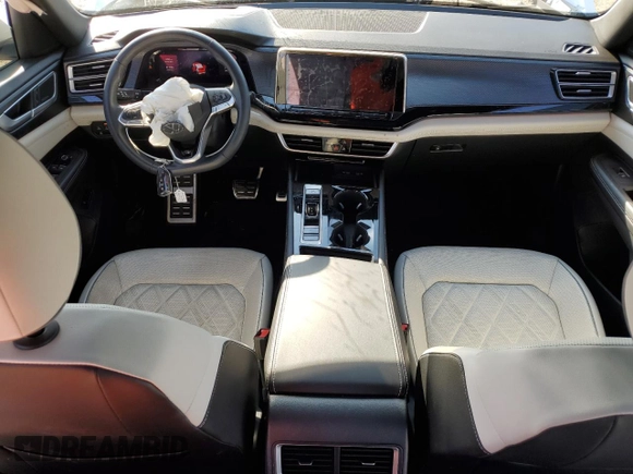 2024 Volkswagen Atlas SEL Premium R-Line with VIN 1V2FE2CA7RC219611, listed as a Copart auction lot 46862235 with 17,570 mi miles and Salvage title. Bid and sale history available at DreamBid. Image 8.
