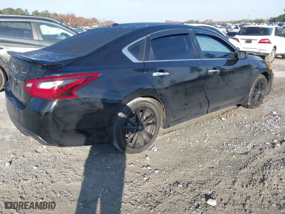 2018 Nissan Altima 2.5 SV with VIN 1N4AL3APXJC295168, listed as a IAAI auction lot 40952599 with 60,943 mi miles. Bid and sale history available at carsss.com. Image 4.