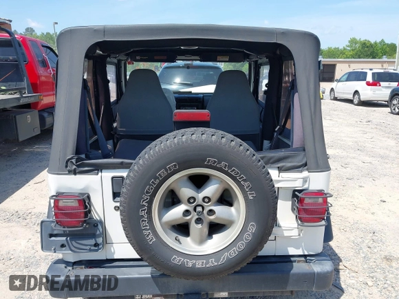 1998 Jeep Wrangler Sport с VIN 1J4FY19S2WP721248, выставлен на аукционе IAAI как лот 42553613 с пробегом 186 494 миль миль и . История ставок и продаж доступна на DreamBid. Изображение 16.