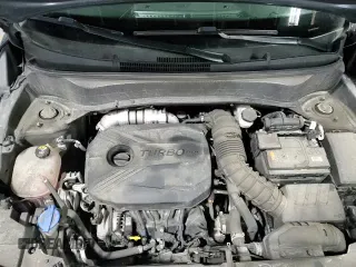 2021 Kia Seltos SX z VIN KNDETCA2XM7167199, wystawiony jako Copart lot #52080495 z przebiegiem 82 981 mil mil oraz Szkoda całkowita • Salvage title. Historia ofert i sprzedaży dostępna na DreamBid. Obrazek 16.