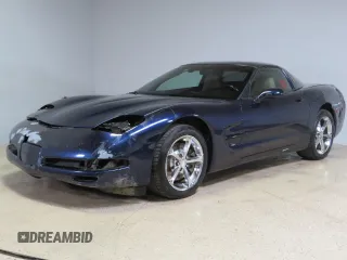 2001 Chevrolet Corvette with VIN 1G1YY22G815109465, listed as a Copart auction lot 81329954 with 105,171 mi miles and Salvage Title. Bid and sale history available at carsss.com. Image 2.