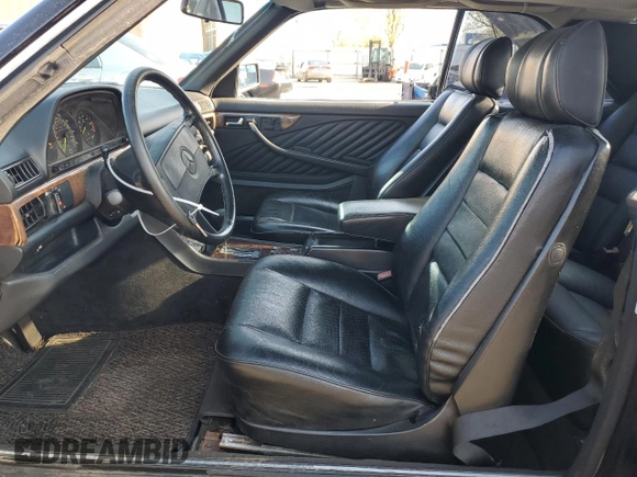 1989 Mercedes-Benz 560 with VIN WDBCA45E4KA498009, listed as a Copart auction lot 53897215 with 366,931 mi miles and Clean Title. Bid and sale history available at DreamBid. Image 7.