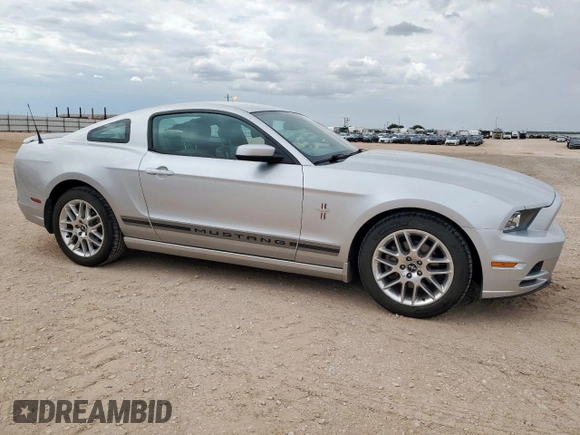 2014 Ford Mustang V6 with VIN 1ZVBP8AM6E5262861, listed as a Copart auction lot 62056095 with 196,946 mi miles and Salvage title. Bid and sale history available at DreamBid. Image 4.