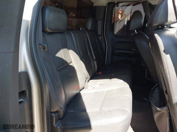 2008 Chevrolet Silverado 1500 LT w/1LT with VIN 1GCEC19J08Z275521, listed as a IAAI auction lot 41859064 with 171,186 mi miles. Bid and sale history available at carsss.com. Image 8.