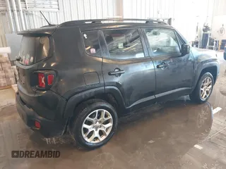 2017 Jeep Renegade Latitude with VIN ZACCJBBB4HPF21586, listed as a IAAI auction lot 41563503 with 134,606 mi miles. Bid and sale history available at carsss.com. Image 4.