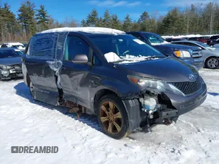 2012 Toyota Sienna SE with VIN 5TDXK3DC0CS233795, listed as a IAAI auction lot 41630513 with 102,766 mi miles. Bid and sale history available at carsss.com. Image 1.