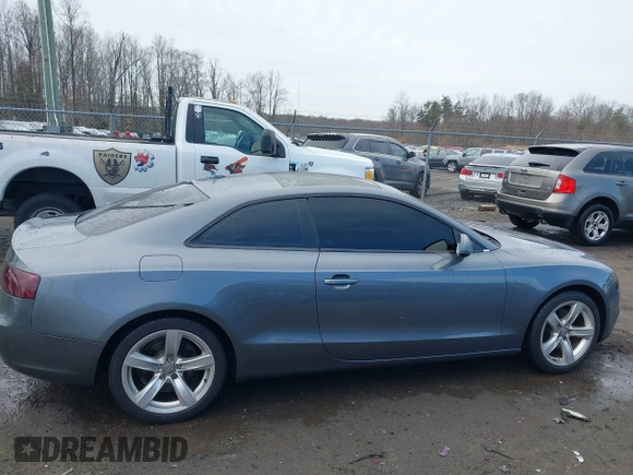 2013 Audi A5 Premium Plus z VIN WAULFAFR8DA070141, wystawiony jako IAAI lot #41729584 z przebiegiem 176 662 mil mil oraz . Historia ofert i sprzedaży dostępna na DreamBid. Obrazek 13.