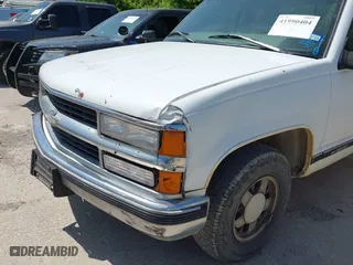 1997 Chevrolet C/K 1500 with VIN 1GCEC19R0VE225713, listed as a IAAI auction lot 41990404 with 408,387 mi miles. Bid and sale history available at carsss.com. Image 13.