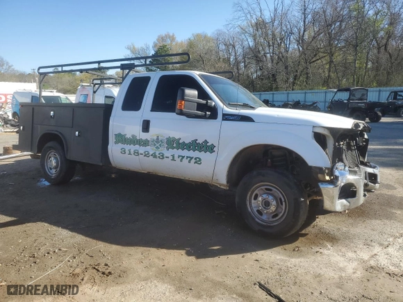 2015 Ford Super Duty F-250 SRW XLT with VIN 1FT7X2B6XFEA85657, listed as a Copart auction lot 48157005 with 279,441 mi miles and Salvage Title. Bid and sale history available at carsss.com. Image 4.