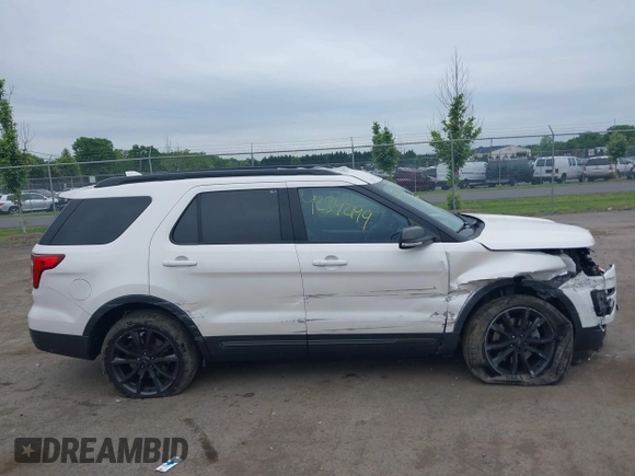 2017 Ford Explorer XLT z VIN 1FM5K8D84HGB85845, wystawiony jako IAAI lot #42342199 z przebiegiem 86 378 mil mil oraz . Historia ofert i sprzedaży dostępna na DreamBid. Obrazek 13.