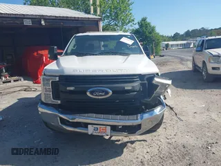 2019 Ford Super Duty F-250 SRW XL with VIN 1FT7W2A60KEC73618, listed as a IAAI auction lot 41949278 with 190,454 mi miles. Bid and sale history available at carsss.com. Image 12.