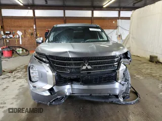 2022 Mitsubishi Outlander SE z VIN JA4J4UA82NZ012345, wystawiony jako Copart lot #55573285 z przebiegiem 35 172 mil mil oraz Szkoda całkowita • Salvage title. Historia ofert i sprzedaży dostępna na DreamBid. Obrazek 5.