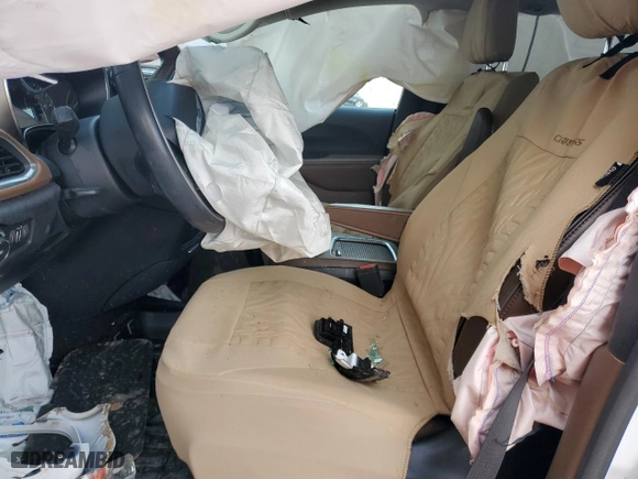 2017 Chrysler Pacifica Limited with VIN 2C4RC1GG4HR838217, listed as a Copart auction lot 50088525 with 103,905 mi miles and Salvage Title. Bid and sale history available at carsss.com. Image 7.