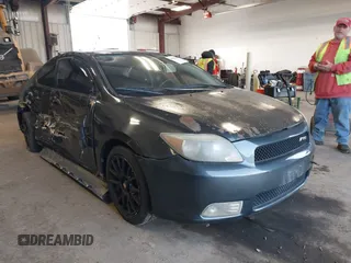 2005 Scion tC z VIN JTKDE167250035927, wystawiony jako IAAI lot #41831586 z przebiegiem 258 829 mil mil oraz . Historia ofert i sprzedaży dostępna na DreamBid. Obrazek 1.