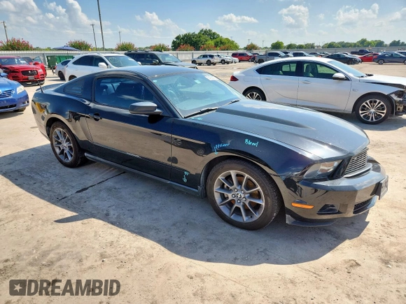 2012 Ford Mustang Premium z VIN 1ZVBP8AM3C5214411, wystawiony jako Copart lot #64656115 z przebiegiem 129 732 mil mil oraz Szkoda całkowita • Salvage title. Historia ofert i sprzedaży dostępna na DreamBid. Obrazek 4.