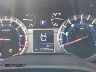 2014 Toyota 4Runner SR5 z VIN JTEZU5JR0E5072540, wystawiony jako IAAI lot #40825743 z przebiegiem 125 825 mil mil oraz . Historia ofert i sprzedaży dostępna na DreamBid. Obrazek 7.