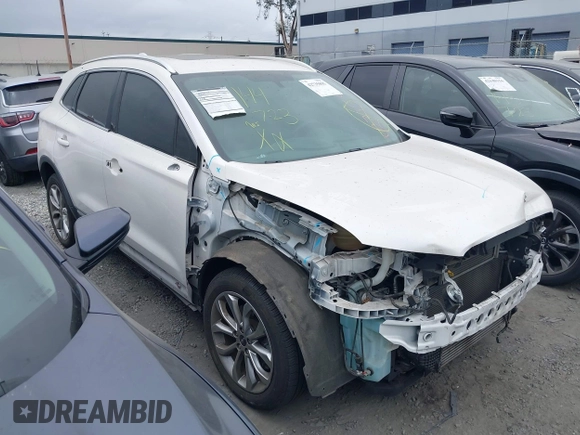 2019 Lincoln MKC Select with VIN 5LMCJ2C9XKUL17367, listed as a IAAI auction lot 42735895 with 57,624 mi miles and . Bid and sale history available at DreamBid. Image 1.