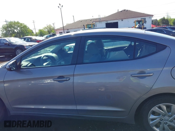 2020 Hyundai Elantra SE z VIN KMHD74LF3LU901845, wystawiony jako IAAI lot #42289742 z przebiegiem 45 673 mil mil oraz . Historia ofert i sprzedaży dostępna na DreamBid. Obrazek 14.