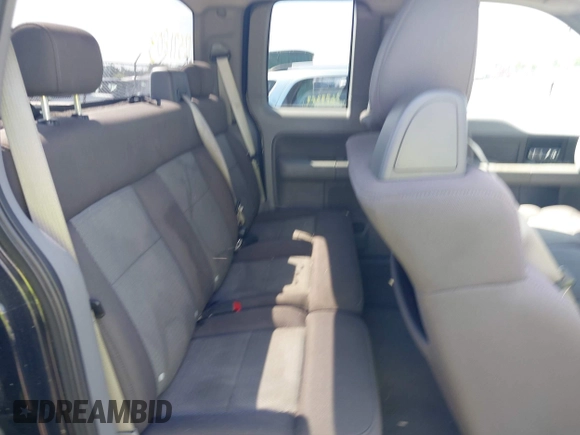 2004 Ford F-150 XLT z VIN 1FTPX14524FA41402, wystawiony jako IAAI lot #42571803 z przebiegiem 160 983 mil mil oraz . Historia ofert i sprzedaży dostępna na DreamBid. Obrazek 8.