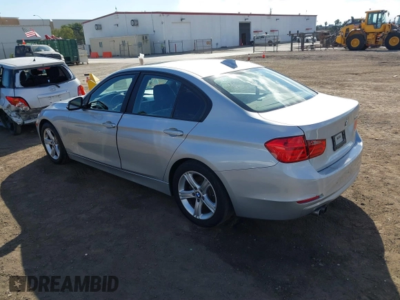 2013 BMW 3 Series 328i with VIN WBA3C1C52DF440786, listed as a IAAI auction lot 40777716 with 171,385 mi miles. Bid and sale history available at carsss.com. Image 3.
