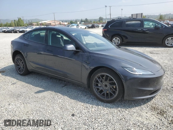2025 Tesla Model 3 Long Range z VIN 5YJ3E1EA3SF979586, wystawiony jako Copart lot #54430125 z przebiegiem 3 530 mil mil oraz Szkoda całkowita • Salvage title. Historia ofert i sprzedaży dostępna na DreamBid. Obrazek 4.