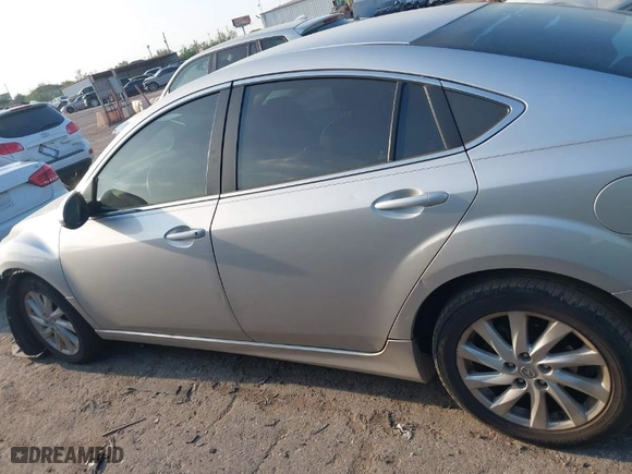 2012 Mazda Mazda6 i Touring with VIN 1YVHZ8DH7C5M22484, listed as a IAAI auction lot 41877218 with 206,046 mi miles. Bid and sale history available at carsss.com. Image 14.