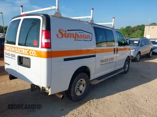2018 Chevrolet Express Cargo with VIN 1GCWGAFG7J1906173, listed as a IAAI auction lot 42176671 with 189,951 mi miles and . Bid and sale history available at DreamBid. Image 4.