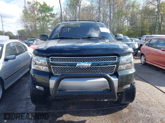 2013 Chevrolet Avalanche LT with VIN 3GNTKFE76DG195370, listed as a IAAI auction lot 42033278 with 159,167 mi miles and . Bid and sale history available at DreamBid. Image 13.