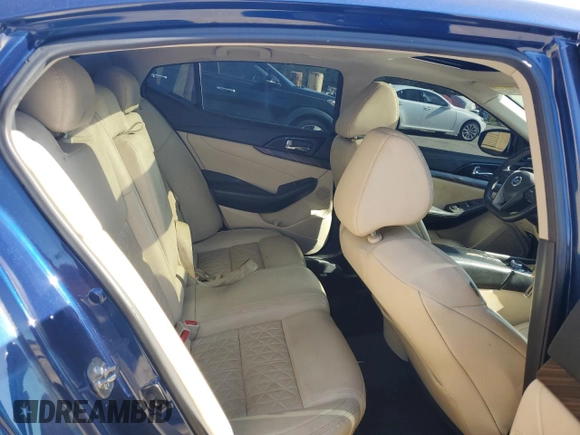 2018 Nissan Maxima Platinum z VIN 1N4AA6AP8JC370831, wystawiony jako Copart lot #52370255 z przebiegiem 123 126 mil mil oraz Szkoda całkowita • Salvage title. Historia ofert i sprzedaży dostępna na DreamBid. Obrazek 11.
