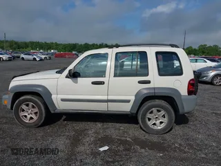2005 Jeep Liberty Sport z VIN 1J4GK48K75W530535, wystawiony jako IAAI lot #42154934 z przebiegiem 132 637 mil mil oraz . Historia ofert i sprzedaży dostępna na DreamBid. Obrazek 15.