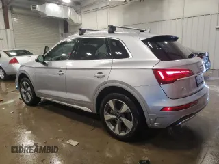 2024 Audi Q5 Premium with VIN WA1ABAFYXR2089153, listed as a Copart auction lot 42320265 with 2,992 mi miles and Salvage Title. Bid and sale history available at carsss.com. Image 2.