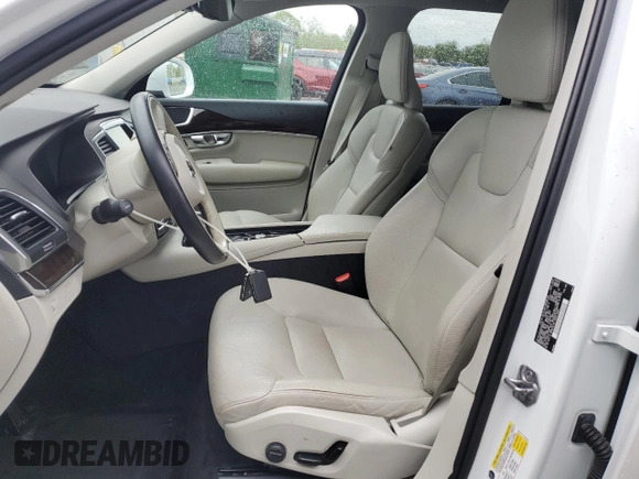 2019 Volvo XC90 Momentum z VIN YV4A22PK6K1509330, wystawiony jako Copart lot #58134415 z przebiegiem 53 330 mil mil oraz Szkoda całkowita • Salvage title. Historia ofert i sprzedaży dostępna na DreamBid. Obrazek 7.