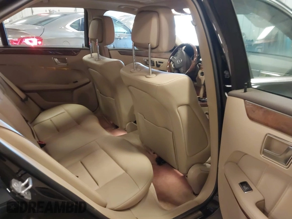 2012 Mercedes-Benz E 350 Luxury z VIN WDDHF8JB5CA563419, wystawiony jako IAAI lot #42184077 z przebiegiem 136 795 mil mil oraz . Historia ofert i sprzedaży dostępna na DreamBid. Obrazek 8.