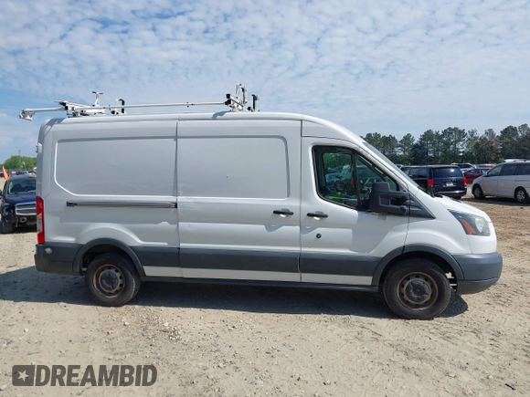 2015 Ford Transit Cargo z VIN 1FTNE2CM6FKA08103, wystawiony jako IAAI lot #42137844 z przebiegiem 224 687 mil mil oraz . Historia ofert i sprzedaży dostępna na DreamBid. Obrazek 13.
