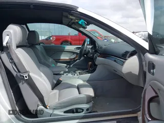 2006 BMW 3 Series 325Ci with VIN WBABW33416PX83768, listed as a IAAI auction lot 41753019 with 116,411 mi miles. Bid and sale history available at carsss.com. Image 5.