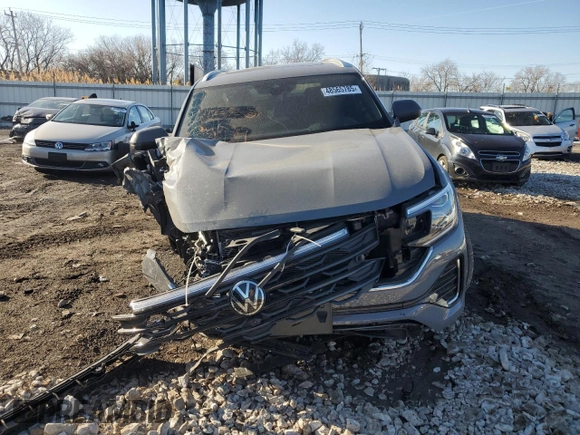 2024 Volkswagen Atlas SEL Premium R-Line z VIN 1V2FE2CA4RC251030, wystawiony jako Copart lot #48565785 z przebiegiem 8 917 mil mil oraz Szkoda całkowita • Salvage title. Historia ofert i sprzedaży dostępna na DreamBid. Obrazek 5.
