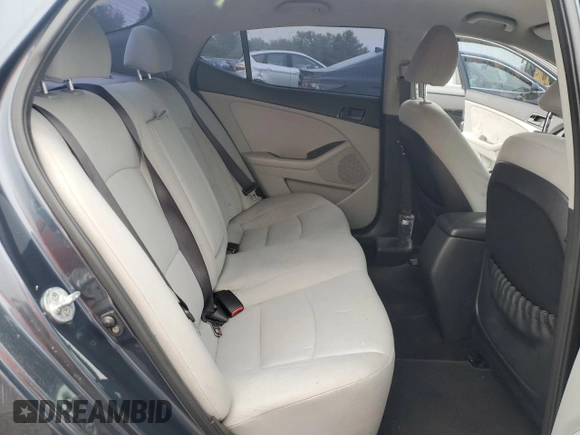 2015 Kia Optima LX z VIN KNAGM4A70F5554315, wystawiony jako Copart lot #57434125 z przebiegiem 109 200 mil mil oraz Czysty tytuł • Clean title. Historia ofert i sprzedaży dostępna na DreamBid. Obrazek 10.
