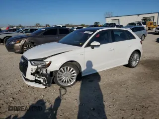 2017 Audi A3 e-tron Sportback Premium z VIN WAUUPBFF5HA058497, wystawiony jako Copart lot #79849374 z przebiegiem 76 704 mil mil oraz Szkoda całkowita • Salvage title. Historia ofert i sprzedaży dostępna na DreamBid. Obrazek 1.