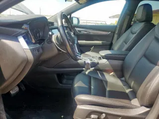 2021 Cadillac XT5 AWD Luxury z VIN 1GYKNBR44MZ162883, wystawiony jako Copart lot #59623725 z przebiegiem 50 006 mil mil oraz Szkoda całkowita • Salvage title. Historia ofert i sprzedaży dostępna na DreamBid. Obrazek 7.