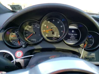 2018 Porsche Cayenne z VIN WP1AA2A26JKA05088, wystawiony jako Copart lot #40260843 z przebiegiem 54 635 mil mil oraz . Historia ofert i sprzedaży dostępna na DreamBid. Obrazek 9.