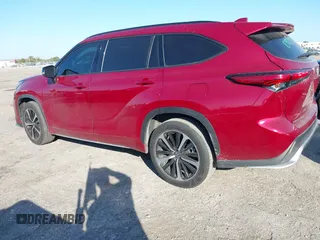 2022 Toyota Highlander XSE with VIN 5TDLZRAH6NS137265, listed as a IAAI auction lot 41300574 with 35,846 mi miles and . Bid and sale history available at DreamBid. Image 3.