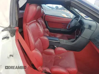 1990 Chevrolet Corvette z VIN 1G1YY3384L5108491, wystawiony jako Copart lot #80079124 z przebiegiem 133 543 mil mil oraz Czysty tytuł • Clean title. Historia ofert i sprzedaży dostępna na DreamBid. Obrazek 10.
